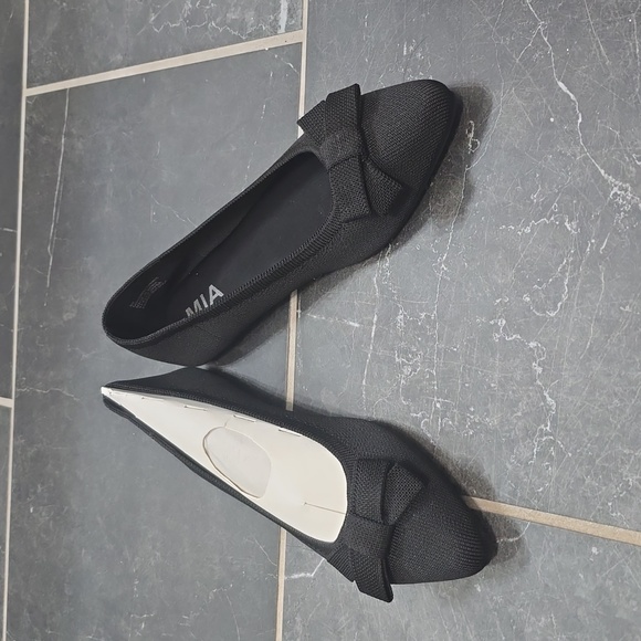 Mia black knit Textile 6 - Picture 8 of 8